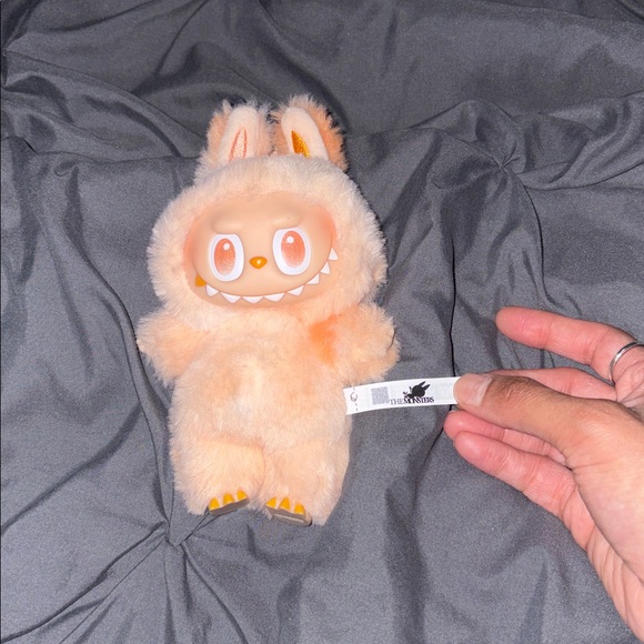 Labubu Big Into Energy - Box Not Included - Picture 6 of 9